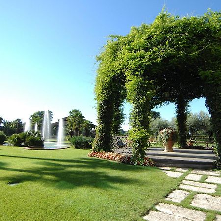 Отель Royal Garden Assago Milano Удобства фото