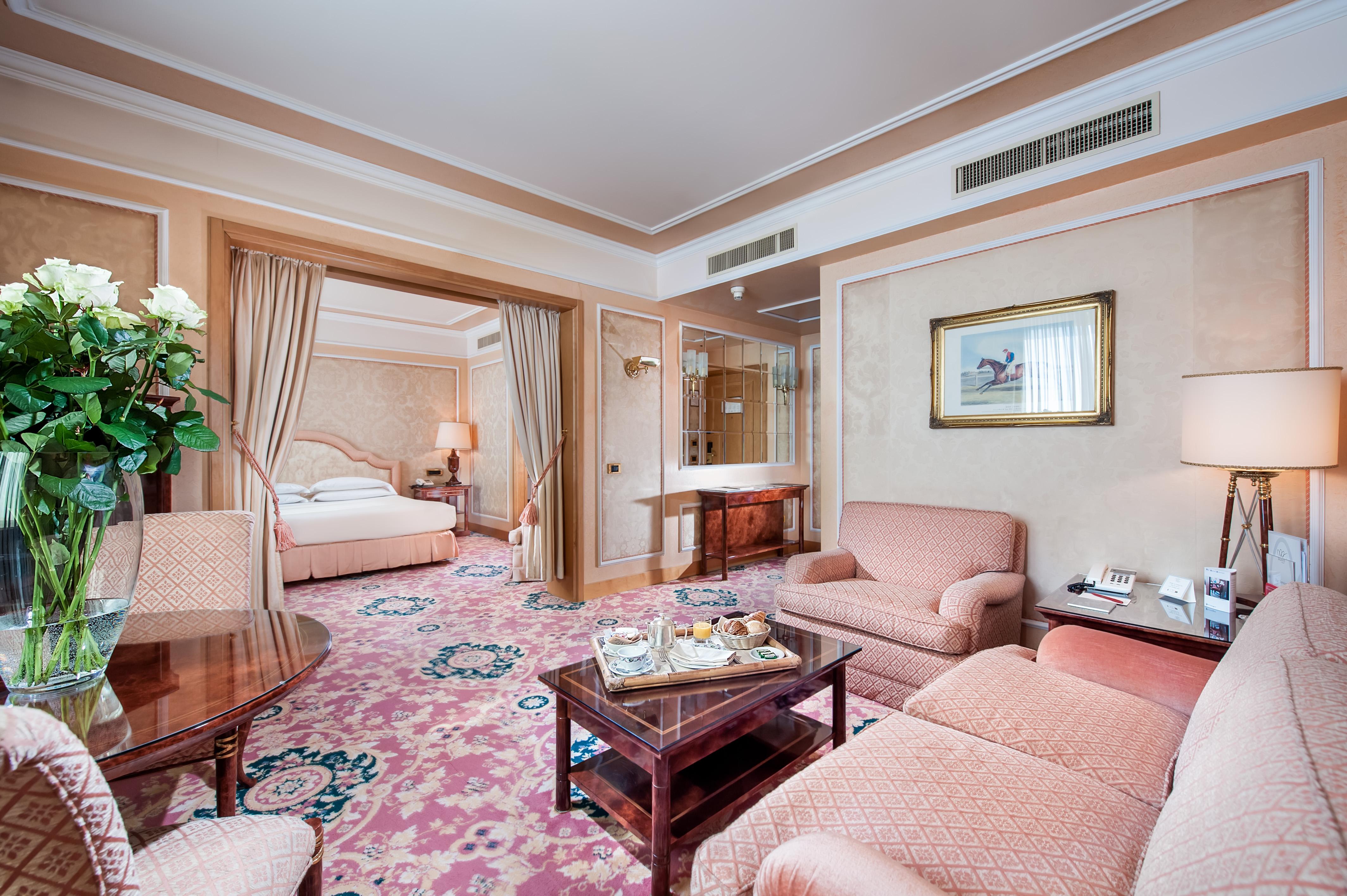 Отель Royal Garden Assago Milano Экстерьер фото